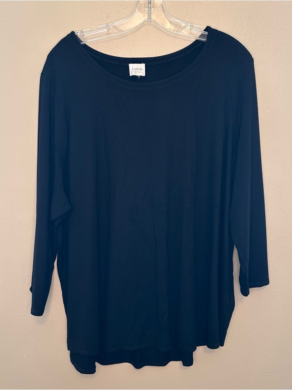 Cupio Black Long-Sleeve Scoop Neck Top